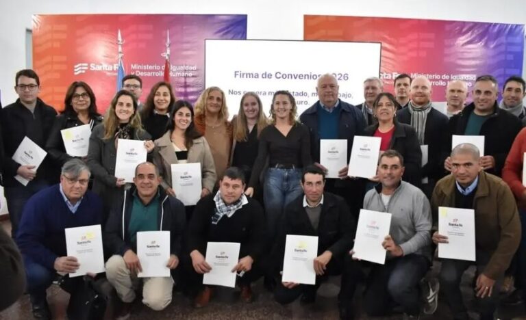 Nuevas herramientas para los gobiernos locales: Grütly participó de la firma de convenios