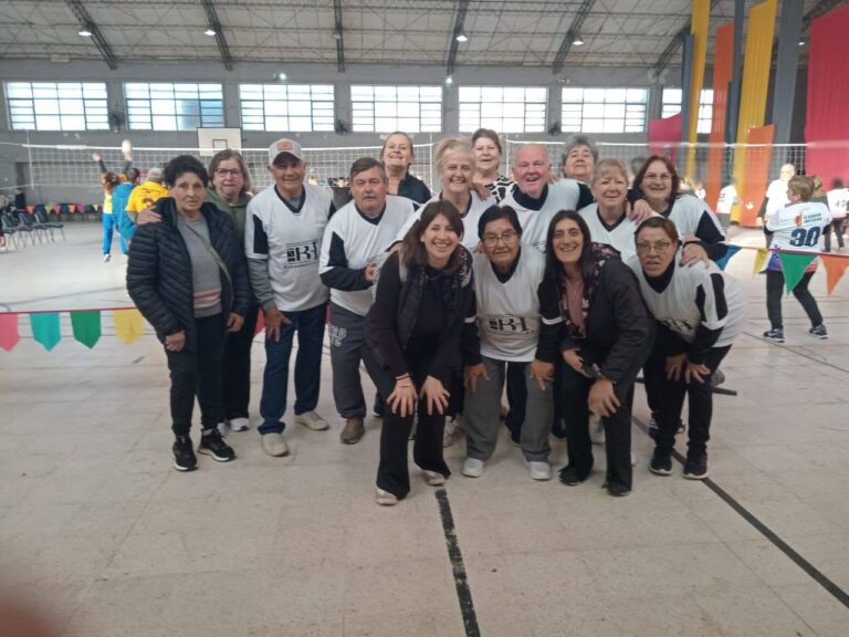 Elisa apuesta al deporte y la integración con el crecimiento del newcom para adultos mayores