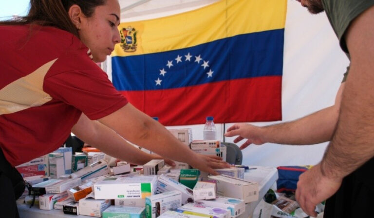 Una campaña solidaria busca reunir medicamentos en Felicia para ayudar al pueblo venezolano