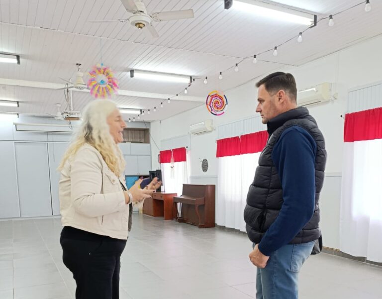 Stalder mantuvo un encuentro con autoridades del Jardín N.º 32 para abordar obras y proyectos