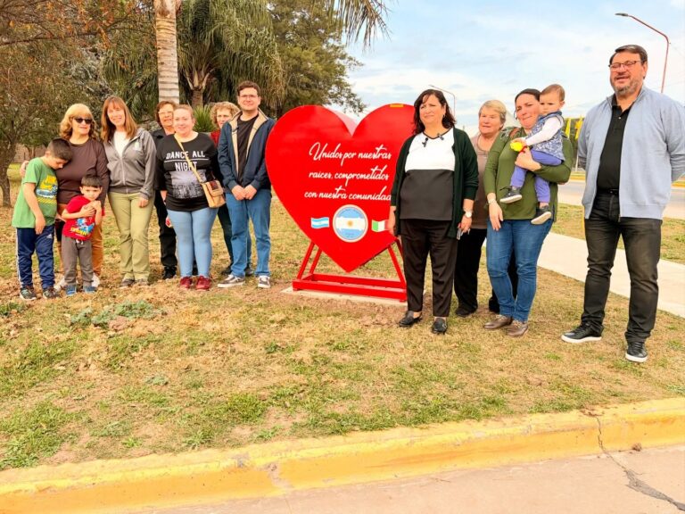 Franck inauguró un “Corazón Solidario” para promover el reciclaje y la solidaridad