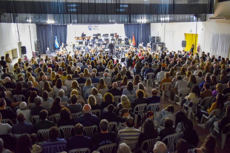 La Orquesta Sinfónica Provincial llevó su música a San Carlos Sud